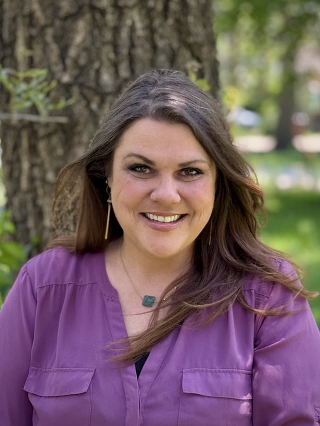 Erin Yosai | Nellie Health Online Therapy Ontario Canada US