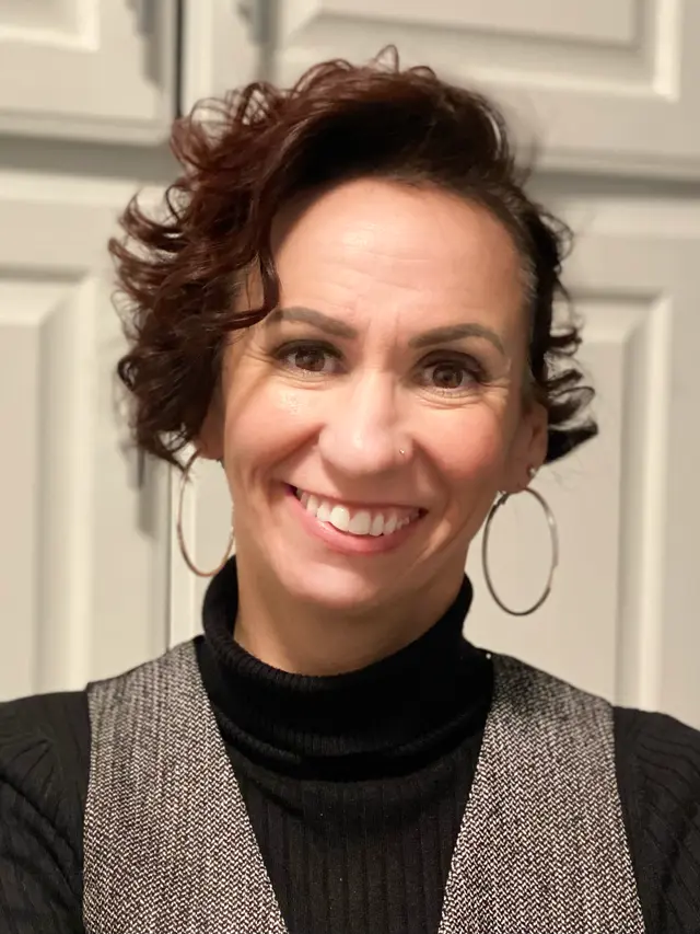 Aurora Campbell| Nellie Health Online Therapy Ontario Canada US